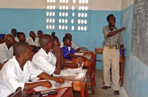 Classroom_at_a_seconday_school_in_Pendembu_Sierra_Leone-300×196